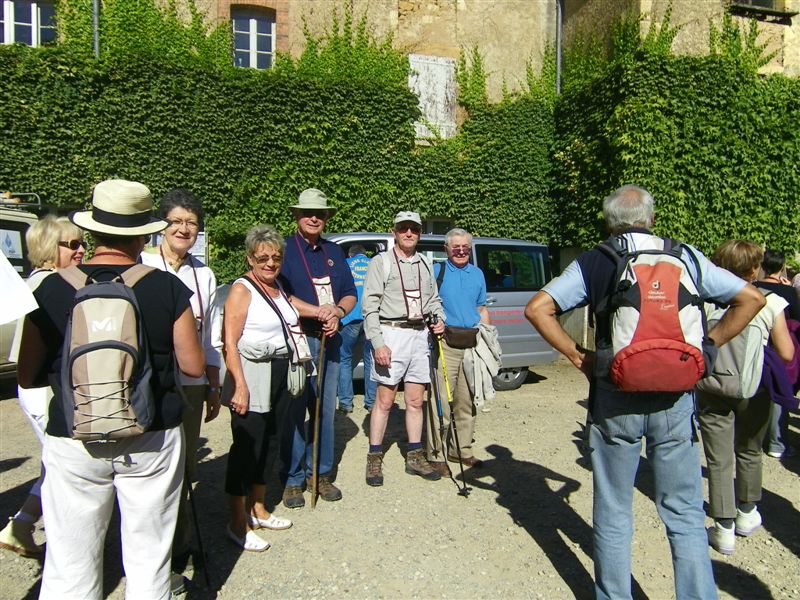 Château de Surry, départ de la  promenade gourmande